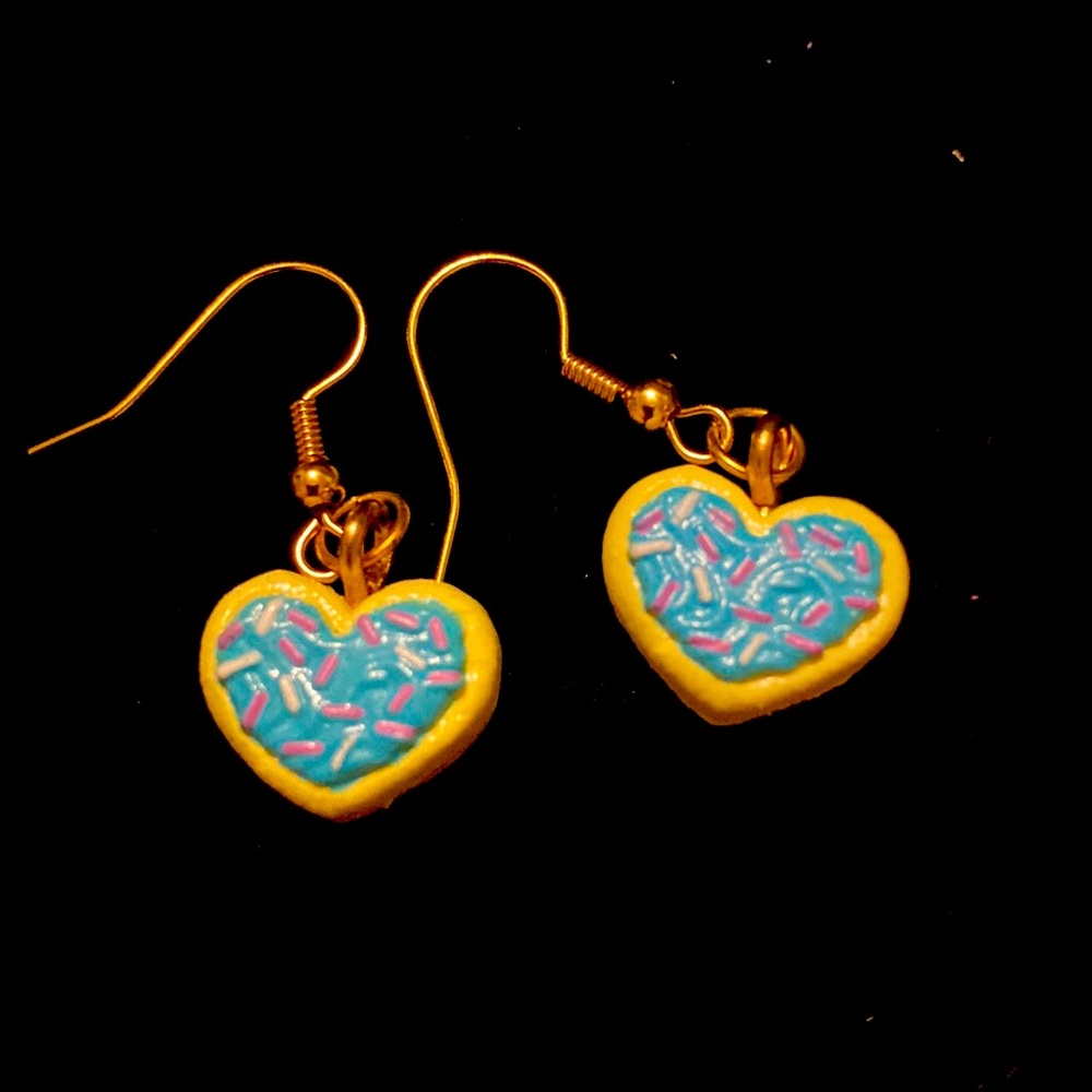 Delicious heart cookie earring